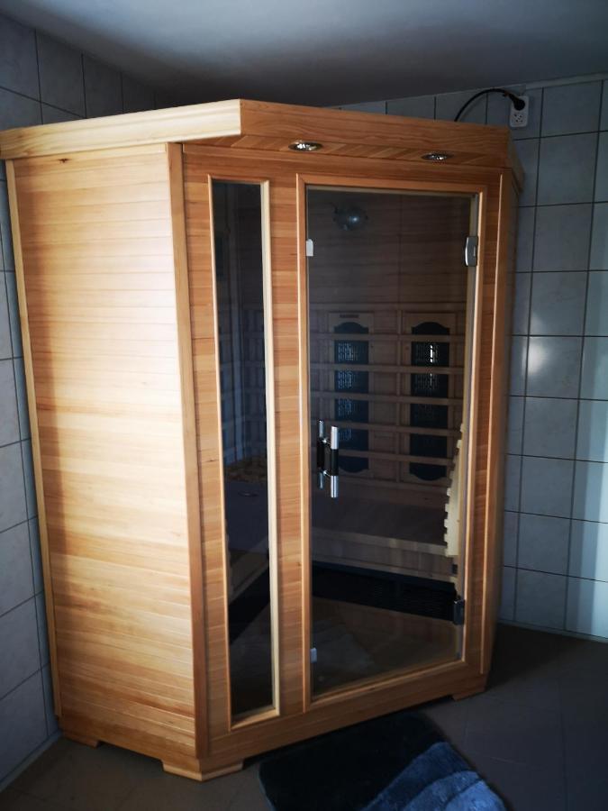 Eszter-Haz Vendeghaz Kerekegyhaza Hotell Exteriör bild