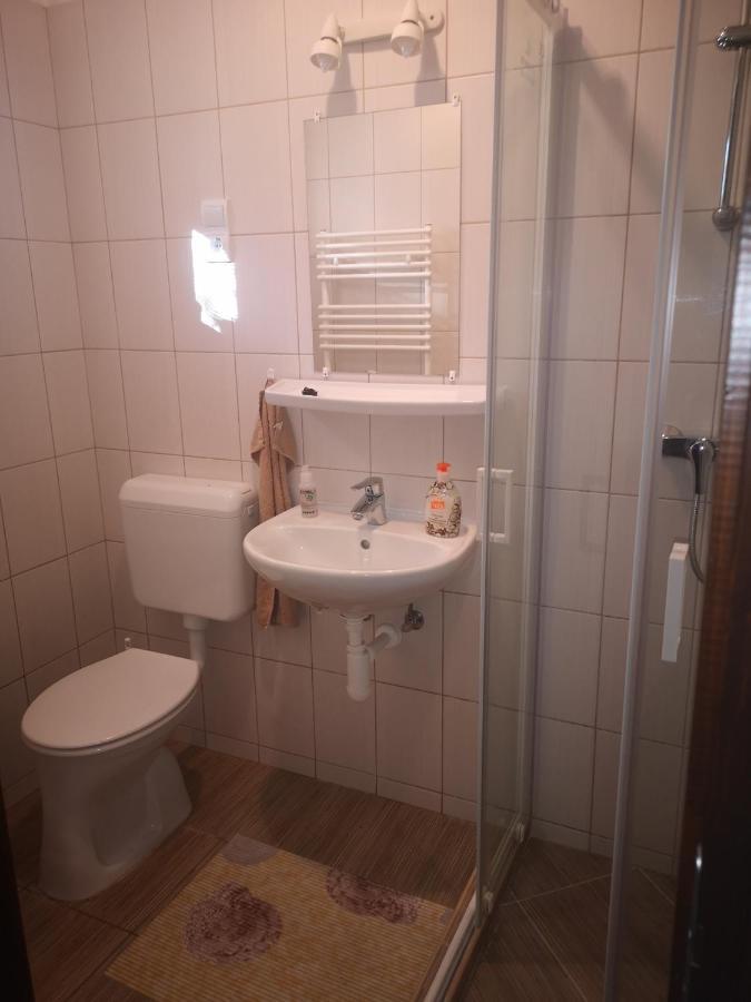 Eszter-Haz Vendeghaz Kerekegyhaza Hotell Exteriör bild