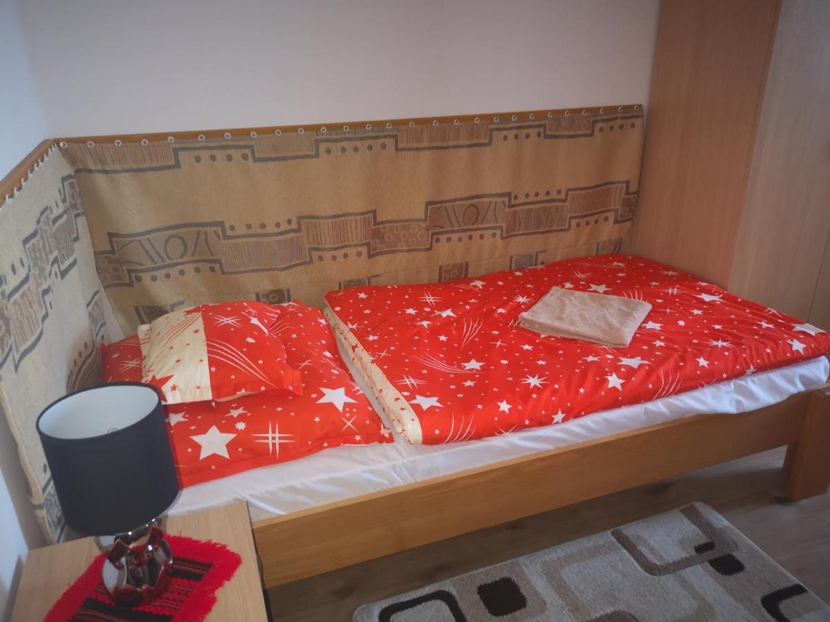 Eszter-Haz Vendeghaz Kerekegyhaza Hotell Exteriör bild
