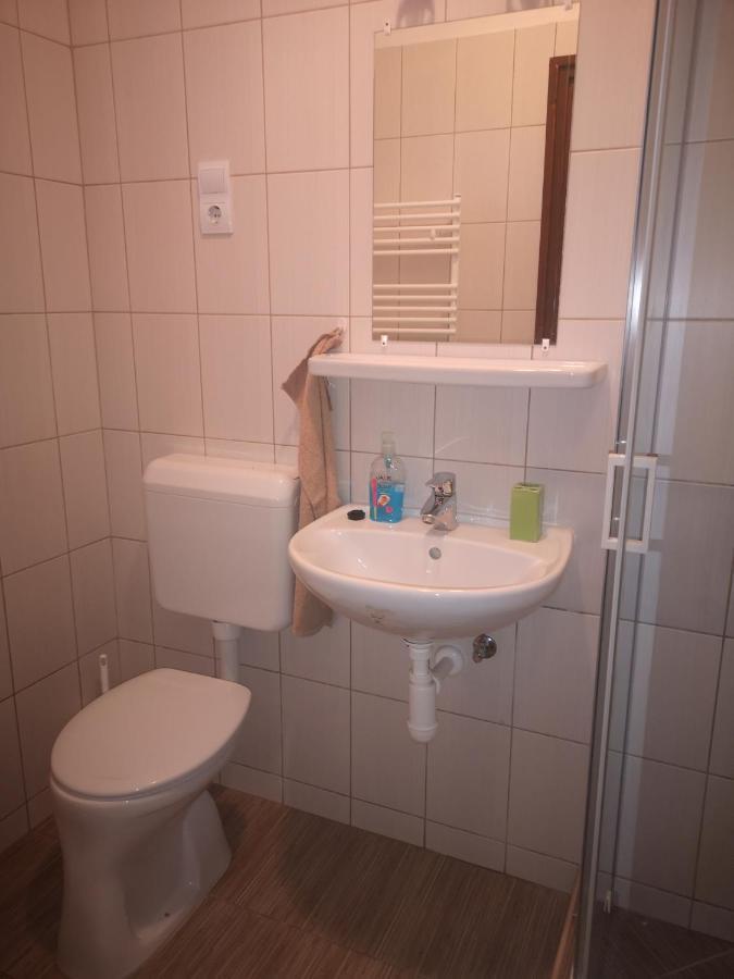 Eszter-Haz Vendeghaz Kerekegyhaza Hotell Exteriör bild