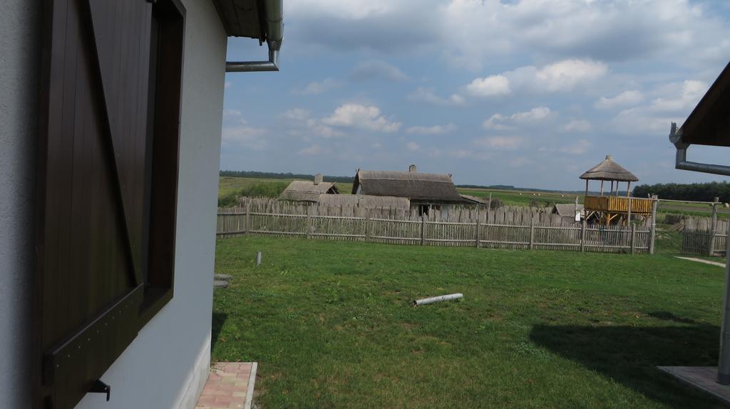 Eszter-Haz Vendeghaz Kerekegyhaza Hotell Exteriör bild