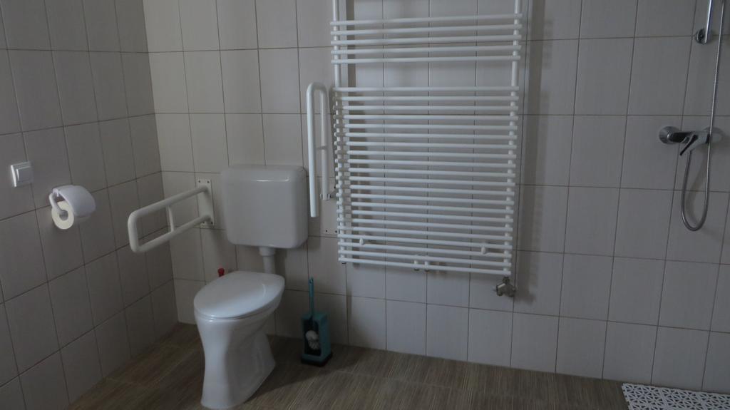 Eszter-Haz Vendeghaz Kerekegyhaza Hotell Exteriör bild