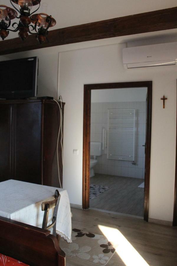 Eszter-Haz Vendeghaz Kerekegyhaza Hotell Exteriör bild